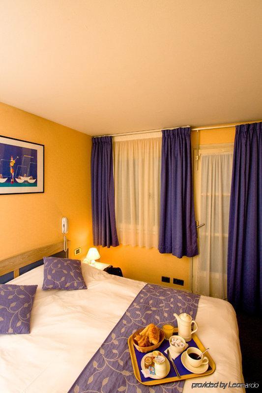 Champerret Heliopolis Hotel Paris Phòng bức ảnh